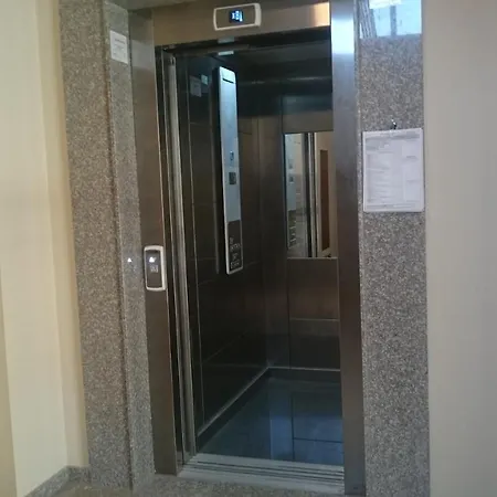 Rezial Ларнака