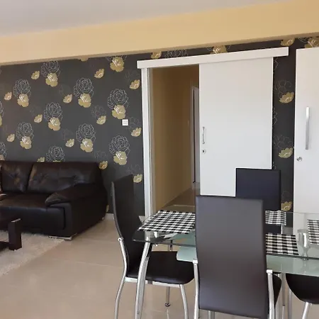 Apartment Rezial Larnaca